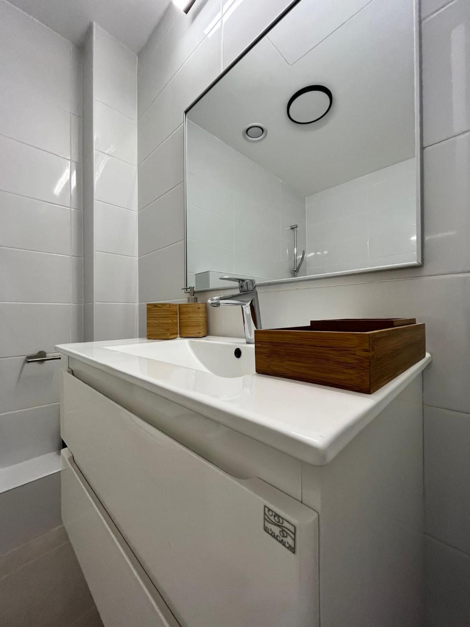 New Luxuries 3 Bedroom Apartment In J Tower Yerusalem Bagian luar foto