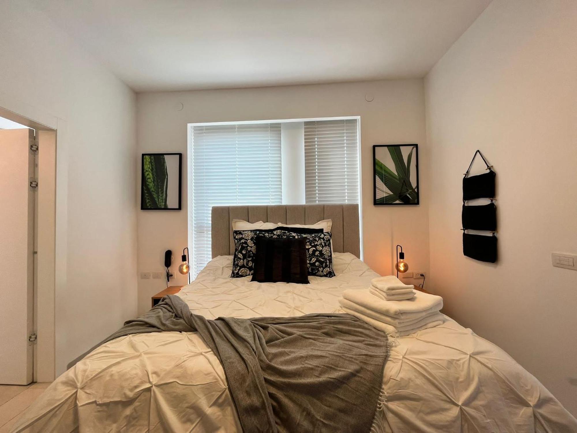 New Luxuries 3 Bedroom Apartment In J Tower Yerusalem Bagian luar foto