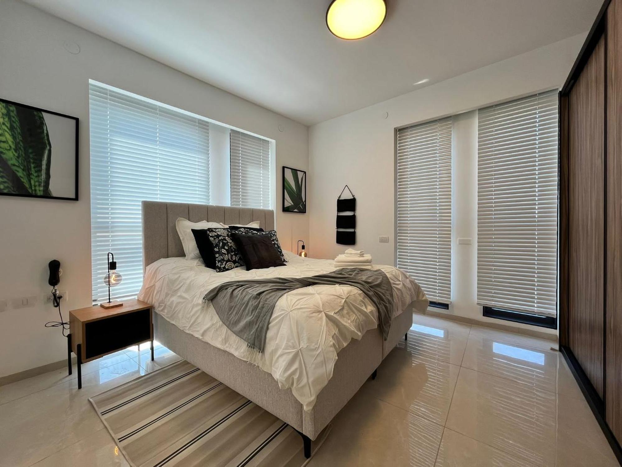 New Luxuries 3 Bedroom Apartment In J Tower Yerusalem Bagian luar foto